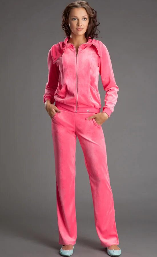 костюм женский фантастика белый. пляжная одежда. спортивный костюм женский модный. костюм peche monnaie 14075. трикотажные костюмы женские.