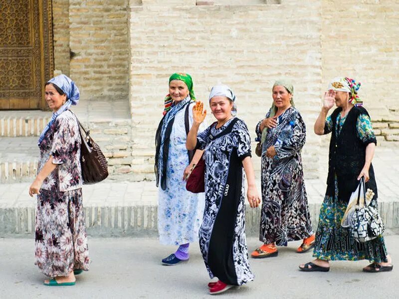 Национальные свадебные наряды узбекистана. Как одеваются в узбекистане. Узбекистан люди. Узбекистан лица. Как одеваются в узбекистане.
