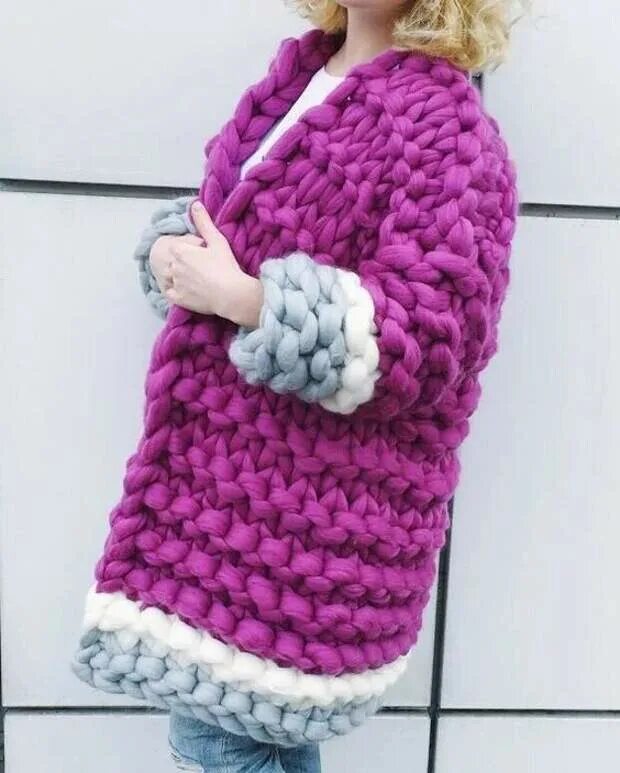 Объемная пряжа. Толстая пряжа для пледа. Интересные вязаные вещи. Что можно связать толстыми. Толстый вязаный плед.