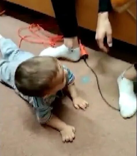 Почему над ребенком издеваются. Издеваются над детьми в детских домах. детский дом издевательства. издевался над детьми в детском доме.