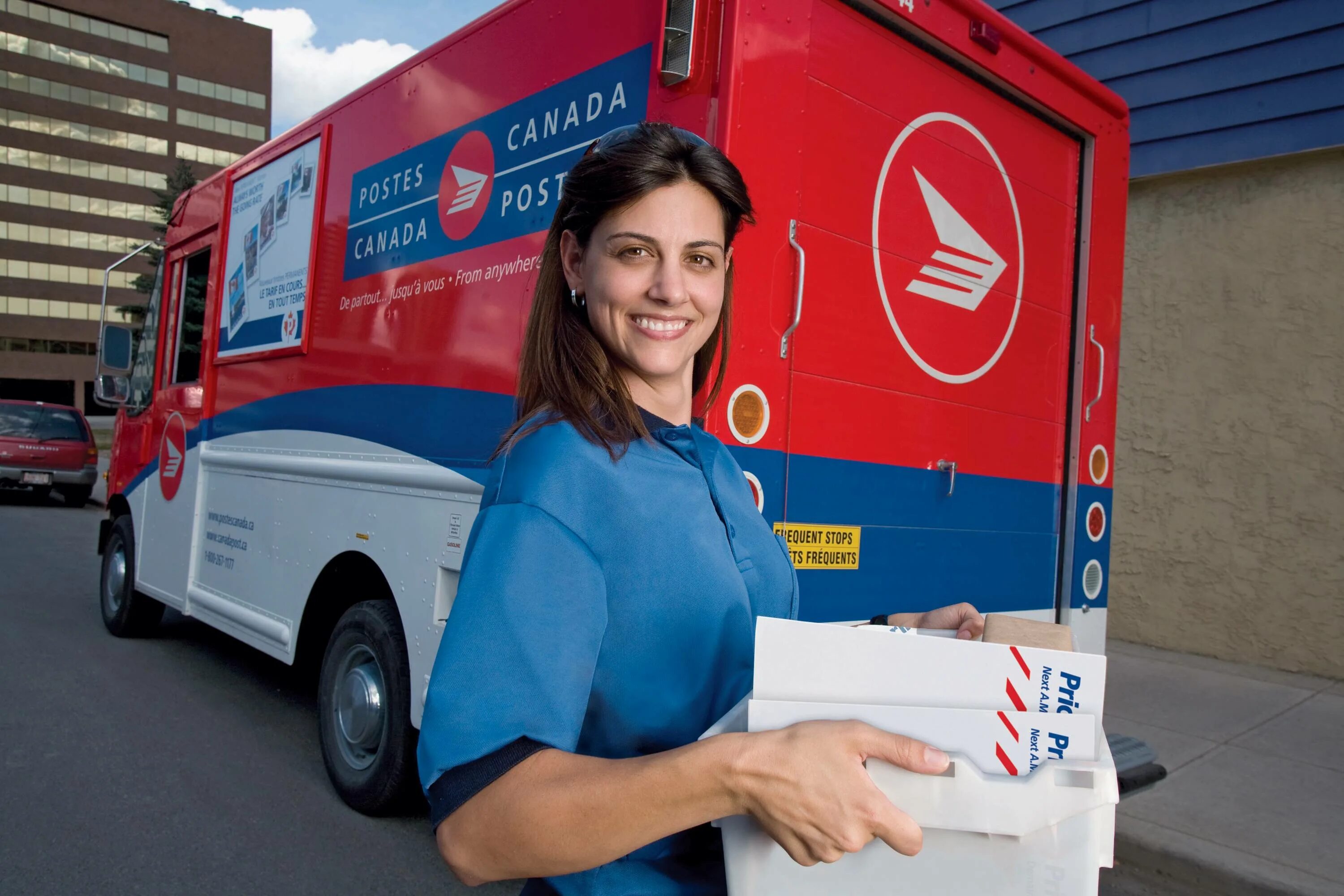 Canada Post. Post Tracker Post Canada. Canada Post лого. LCBO Canada delivery.