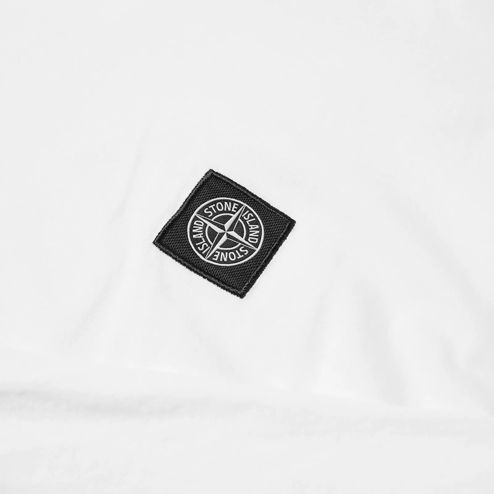 Белый патч Stone Island. Нашивка стон Исланд. Патч Стоун Исланд. Stone Island патч.