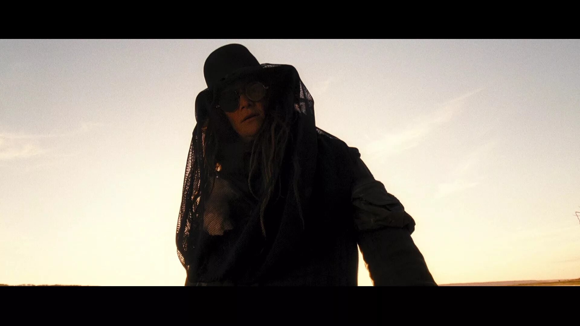 Терри гиллиам страна приливов. Джодель ферланд страна приливов. Брендан флетчер страна приливов. Страна приливов кадры. Терри гиллиам страна приливов.