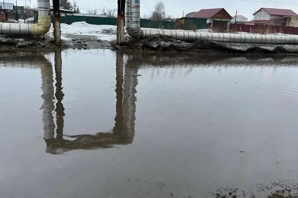 Талые воды. Наводнение в Бийске 2023. Затопление городских районов. Половодье дорога.