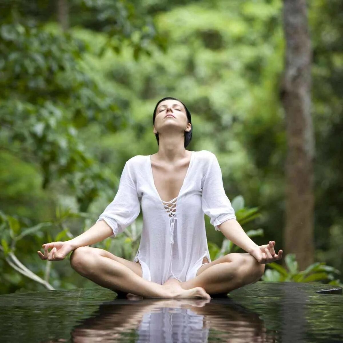 Музыка здоровья и энергии. Йога медитация. Расслабление. Медитация девушка. Девушка йога.