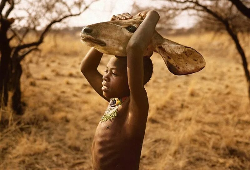 Tribe people. Африканское племя хадза.