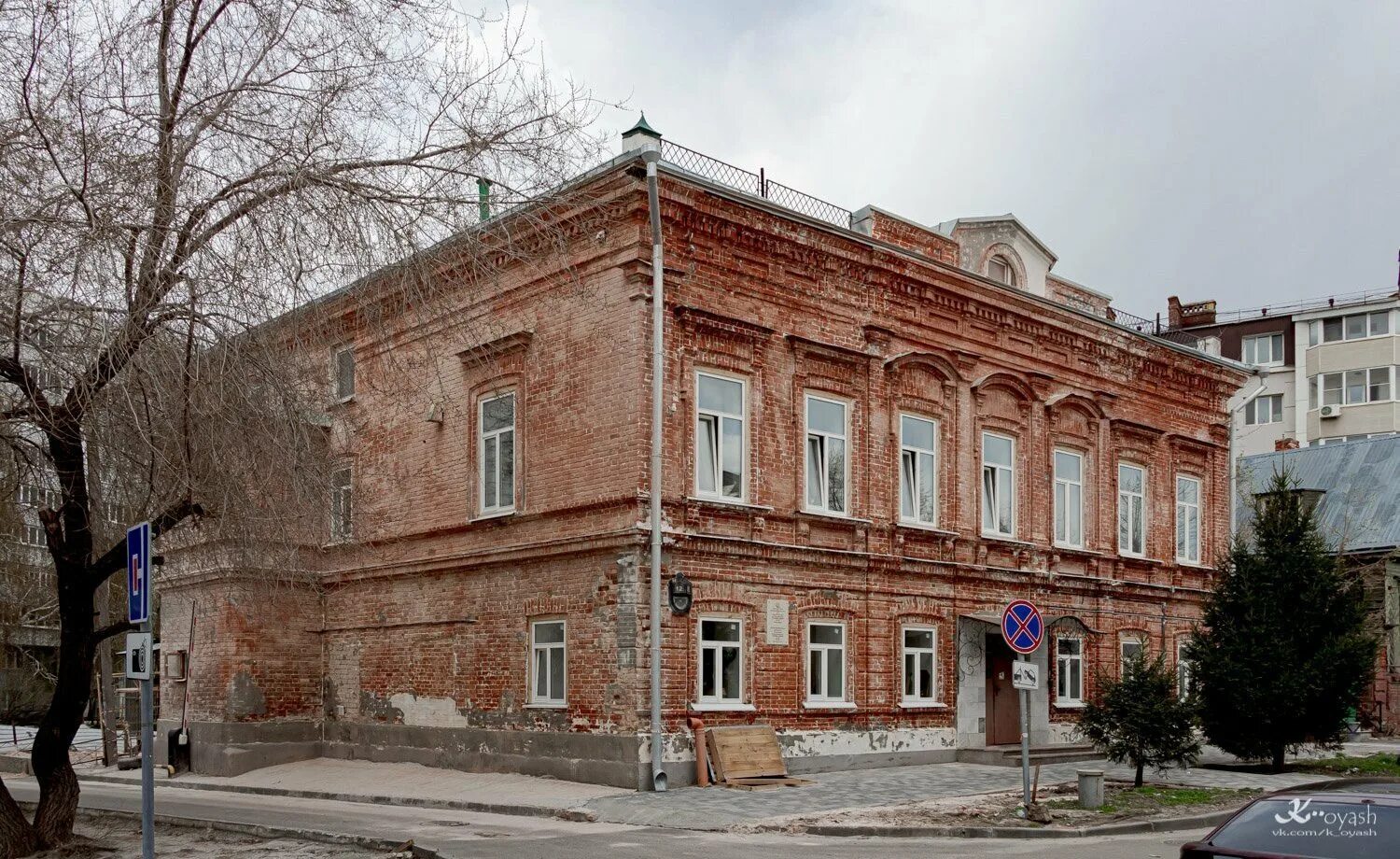 Революционная 12. Улица октябрьской революции (смоленск). Улица уфареволюци революционная уфа. Чемпион на первомайской уфа. Героев революции 10 новосибирск.