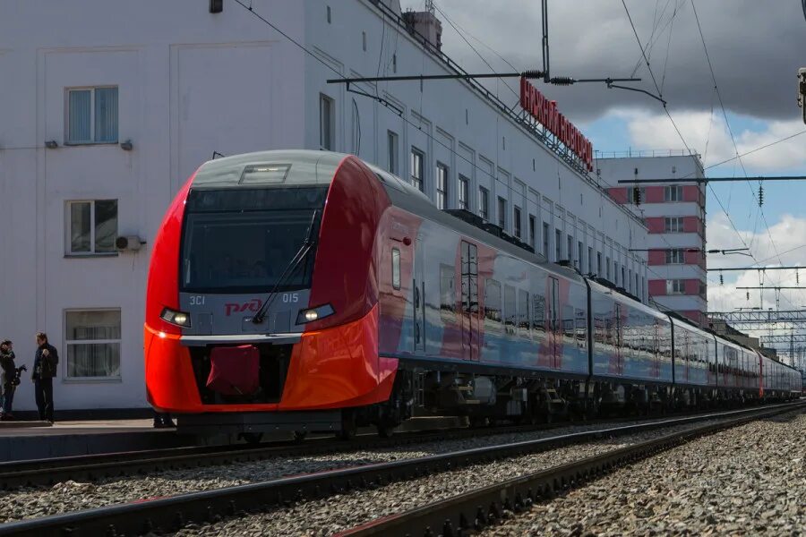 Москва нижний новгород ласточка с какого вокзала. Поезд Ласточка Москва Нижний Новгород. Поезд Ласточка Нижний Новгород. Скоростной поезд Ласточка Нижний Новгород. РЖД Ласточка Нижний Новгород.