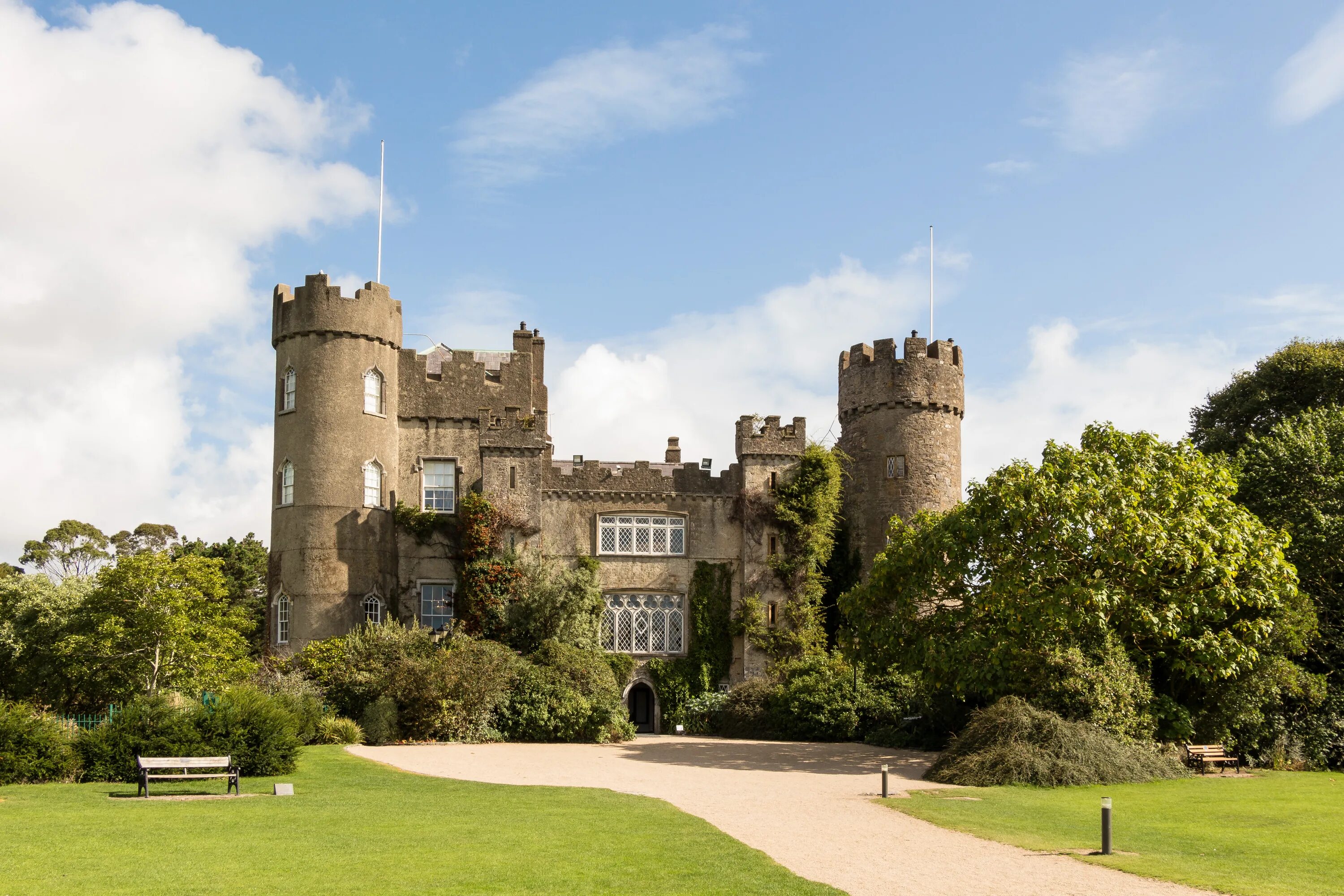 Malahide castle is northeast of dublin. Malahide. malahide castle. патрик малахайд. malahide beach.