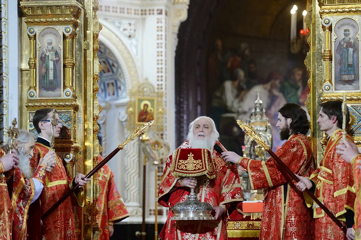 Спасители праздника