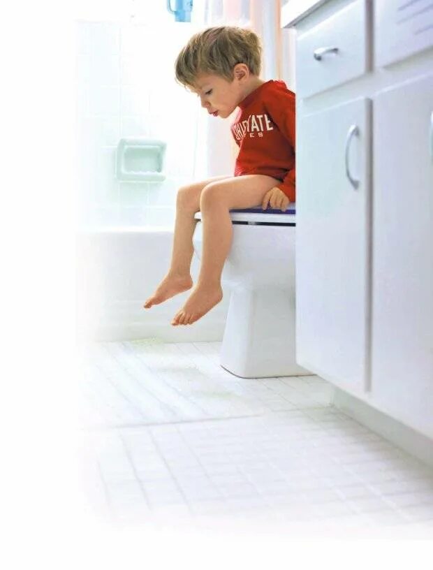 Девочка мальчик на унитазе. Психологический запор у ребенка 2 года. Ребенок на горшке. Запоры психологические причины у взрослых. Бристольская бристольская бристольская шкала кала кала кала.