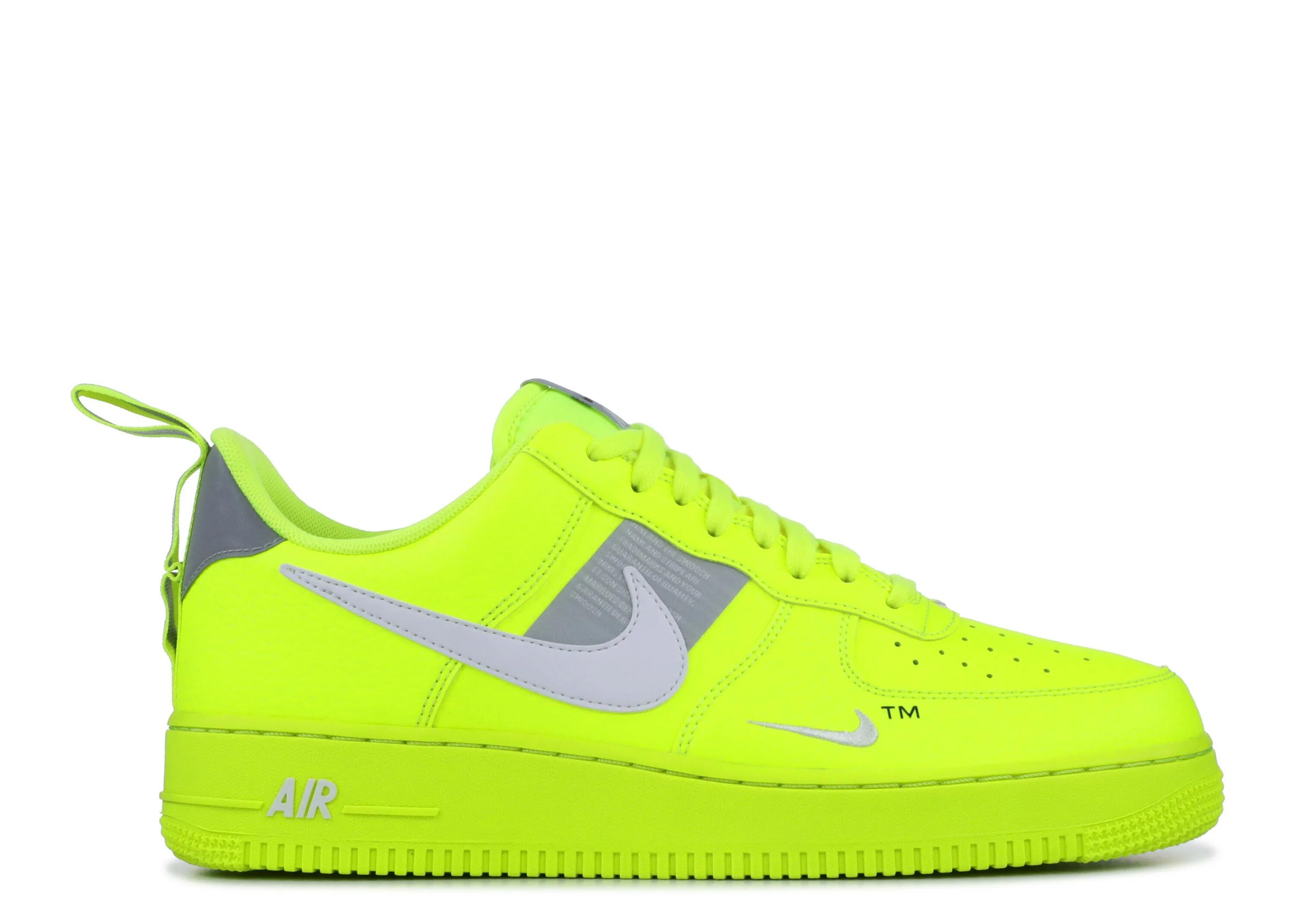 Яркие найки. Nike Air Force 1 07 lv8 Green. Nike Air Force 1 lv8. Nike Air Force 1 07 салатовые. Nike Air Force 1 lv8 GS.