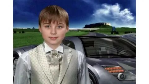 Мальчик сначала
