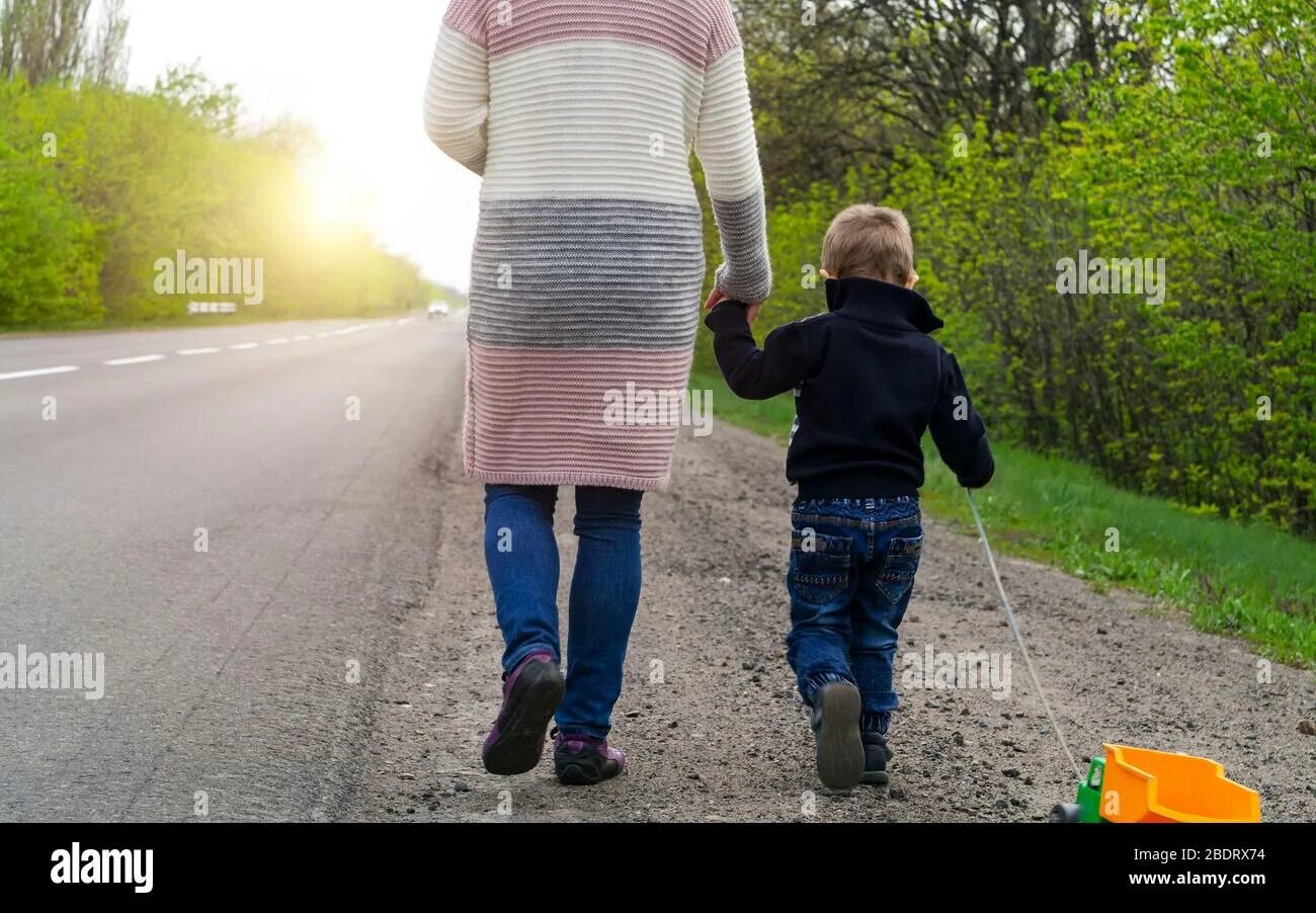 Мама и ее долги. Mother son Walking. The mother walks over the child. Old time mother is Walking forward. Mom leave.