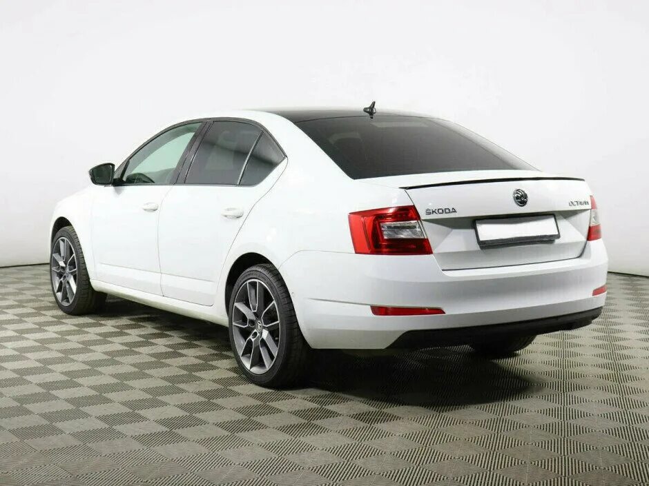 Купить октавию 2016. Skoda Octavia 2016 зад. Octavia a7 Рестайлинг. Skoda Octavia a7 белая 2015.