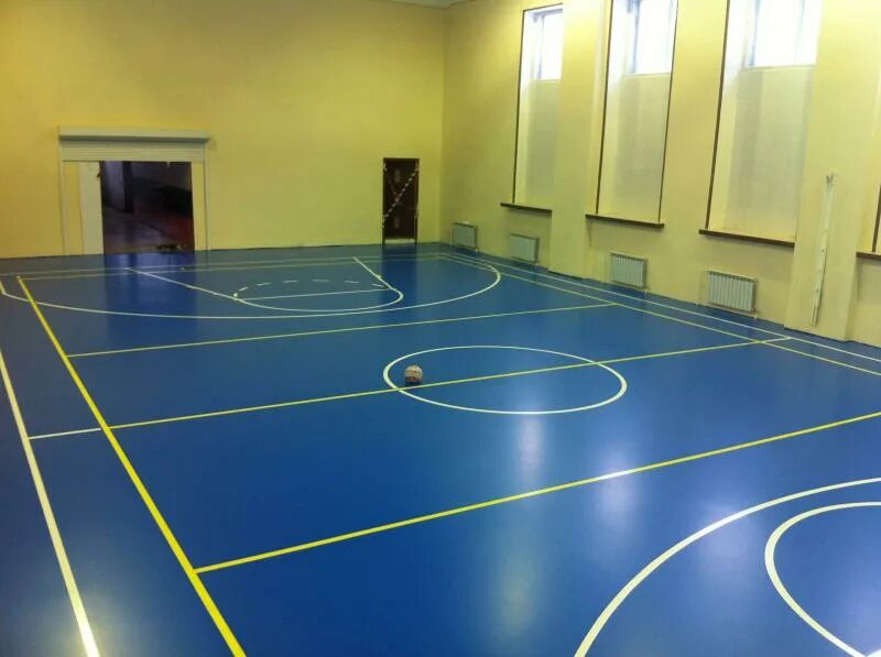 Пол в спортзале. Напольное покрытие для спортивных залов. Tarkett oak sport 14мм спортивный паркет. Спортивное покрытие для спортзала таркетт. Какой пол в спортзале.
