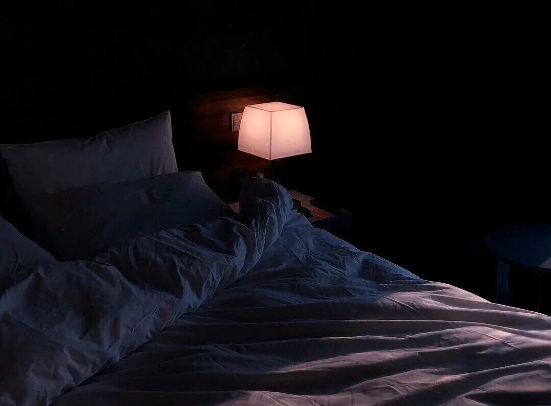 Расправленная кровать. Прикосновение души. Сонный паралич эстетика. Сонный паралич фильм 2017. Окно ночью.