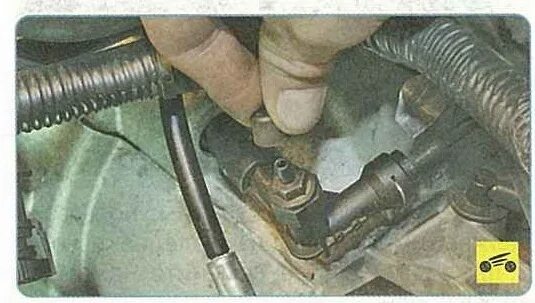 Прокачка сцепления форд фокус. Прокачка сцепления форд фокус. 6. Штуцер прокачки сцепления форд фокус 2. Штуцер для прокачки сцепления форд фокус 2 рестайлинг.