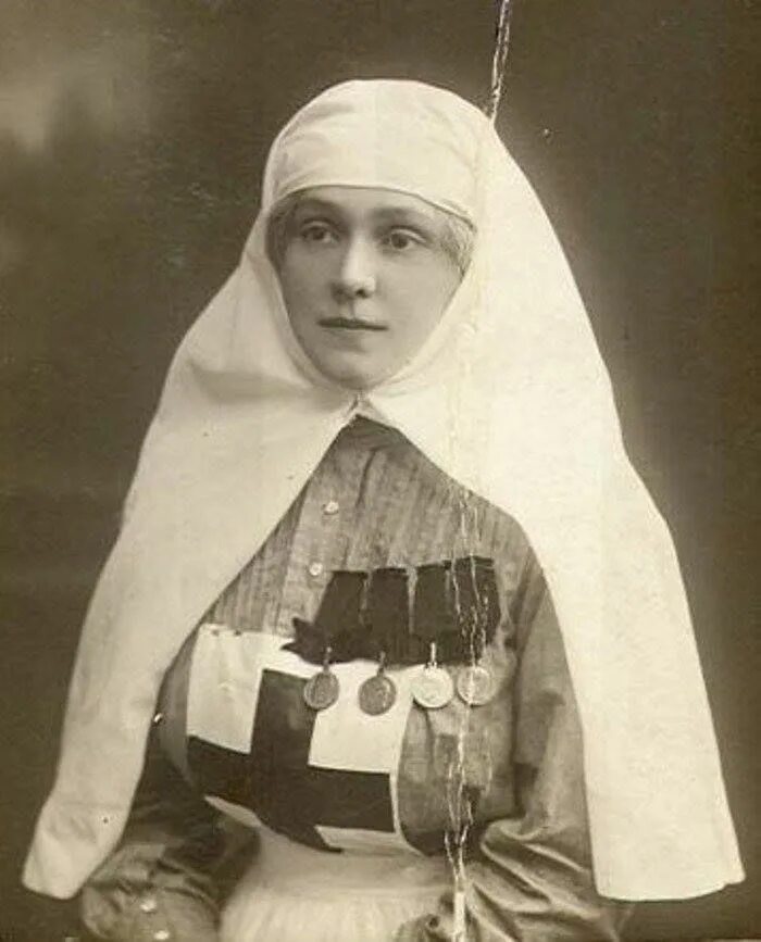 Женщина сестра милосердия