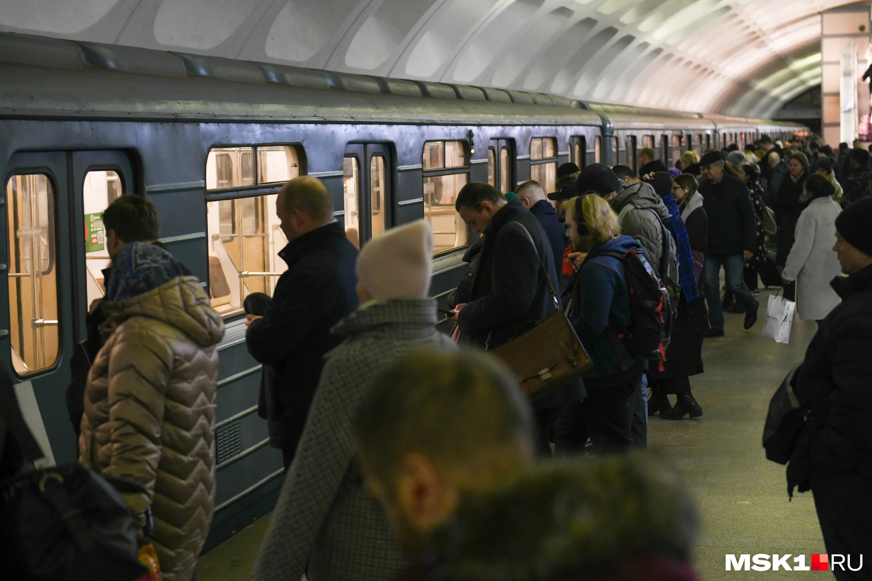 что на зеленой ветке метро сейчас