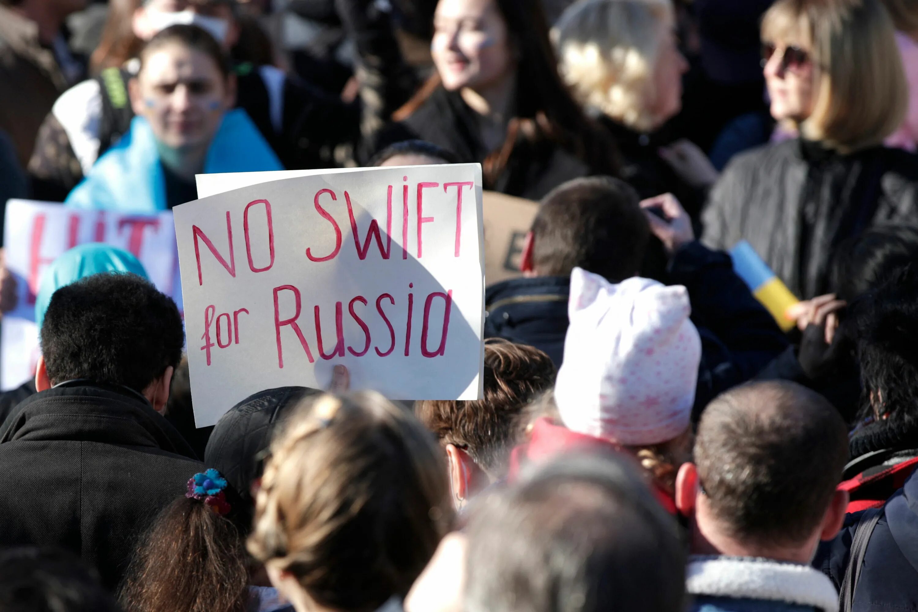 Митинги во Франции. Санкции. Митинги в Европе против войны. Sanctions against Russia 2022.