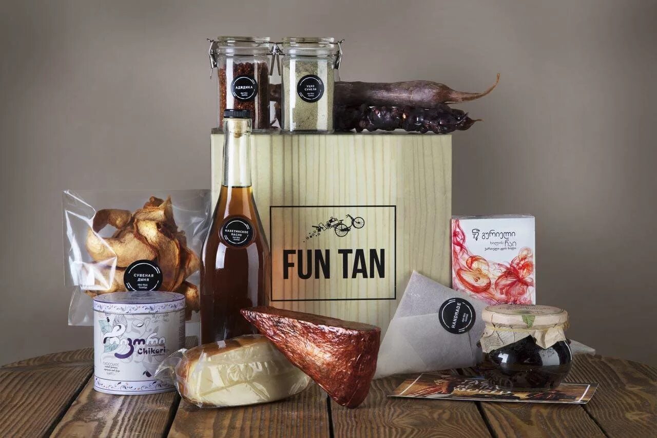 Подарочные наборы с оливковым маслом. Гастрономические подарочные наборы. Корпоративные подарочные наборы. Гастрономические наборы на новый год. Гастрономические подарочные наборы.