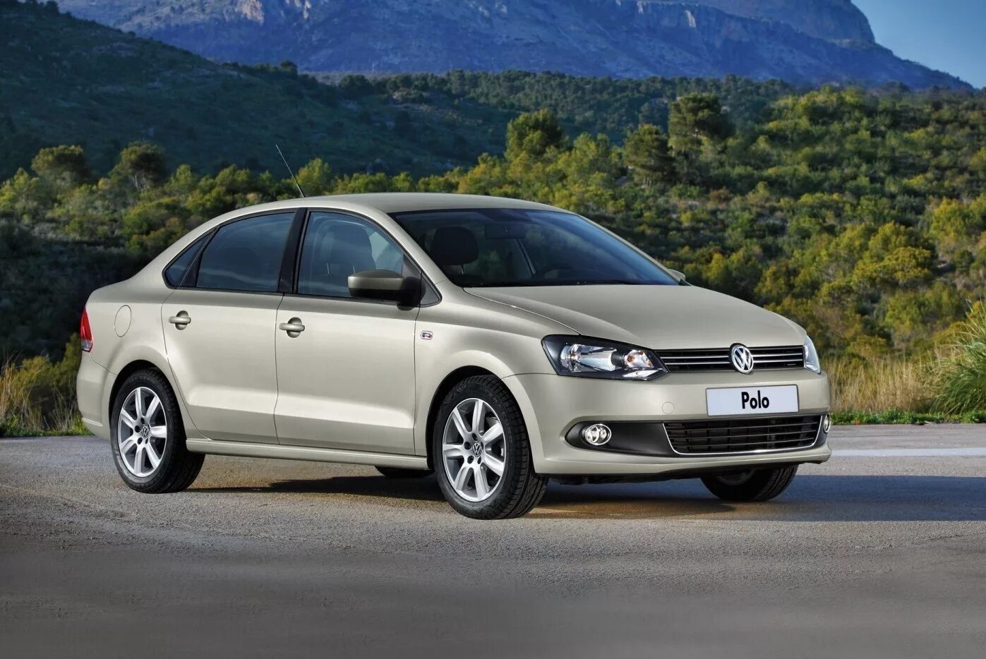 Volkswagen полу. Volkswagen Polo седан. Volkswagen Polo sedan (2010). Фольксваген поло седан 2020. Фольксваген поло 2 седан.