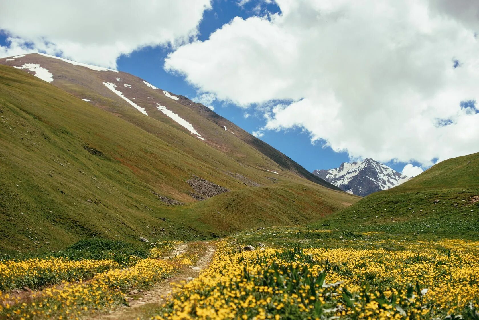 мухинское ущелье домбай. озеро шобайдак в теберде. карачаево черкессия мухинское ущелье. мухинское ущелье в теберде. мухинское ущелье.
