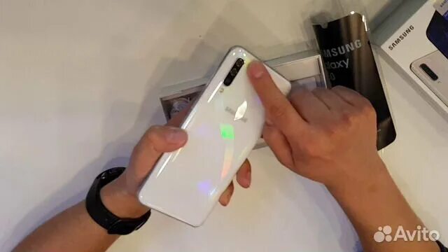 Samsung a10 разобранный. Задняя крышка samsung a51. Замена задней крышки samsung galaxy s8. Замена аккумулятора самсунг а50. Самсунг а40 разбор.