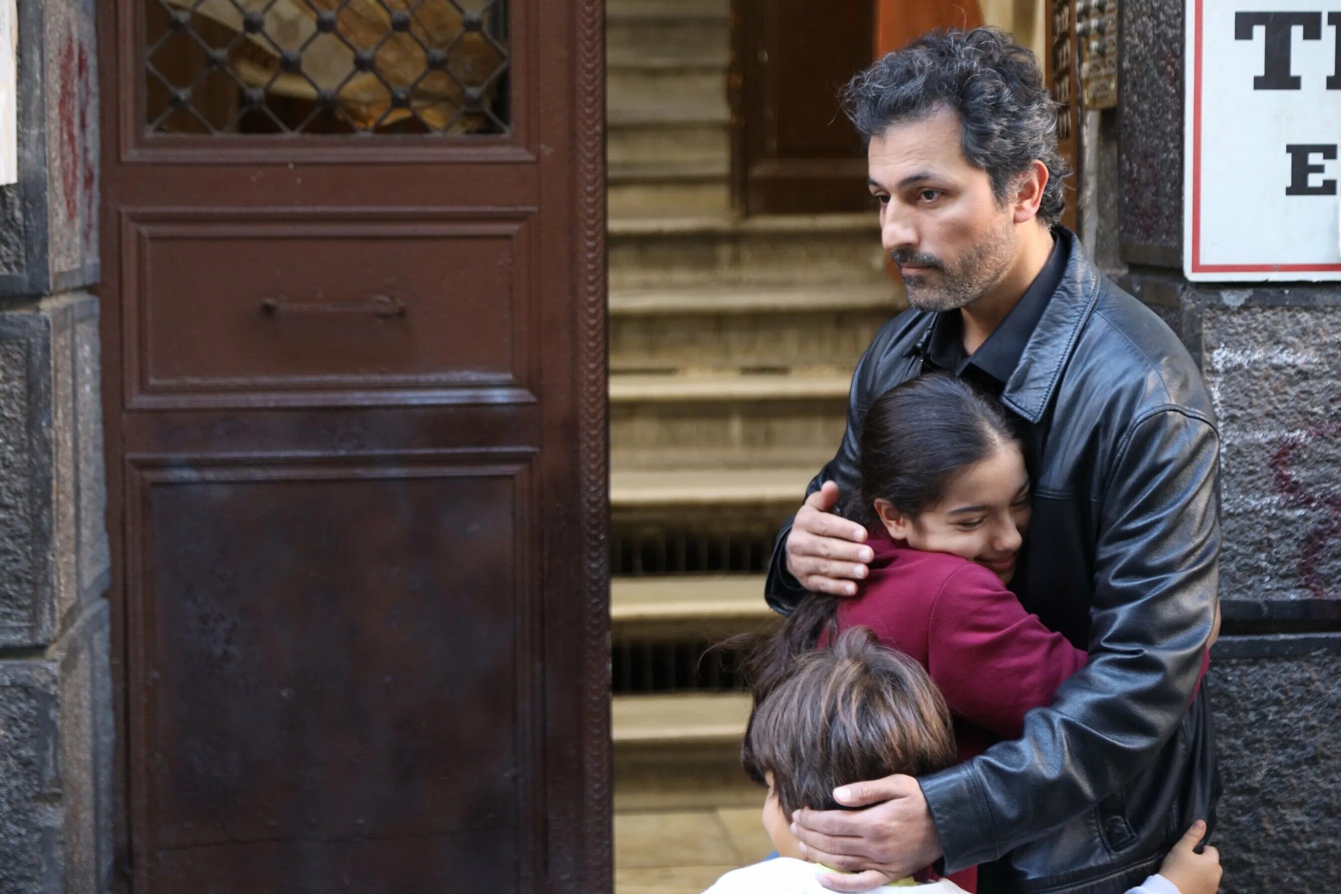 женщина турецкий сериал. ариф турецкий сериал женщина. турецкий сериал бахар и сарп. женщина турецкий на русском. женщина турецкий сериал 2020.