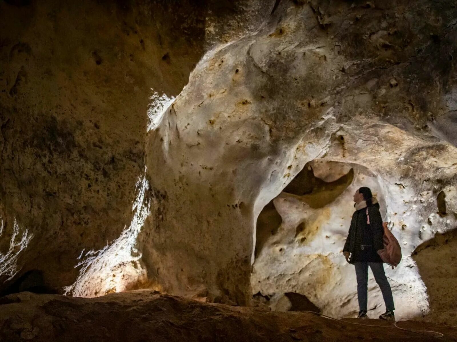 Пещера таврида экскурсии. Пещера Таврида в Крыму. Белогорский район пещера Таврида. Пещера Таврида в Крыму экскурсии.