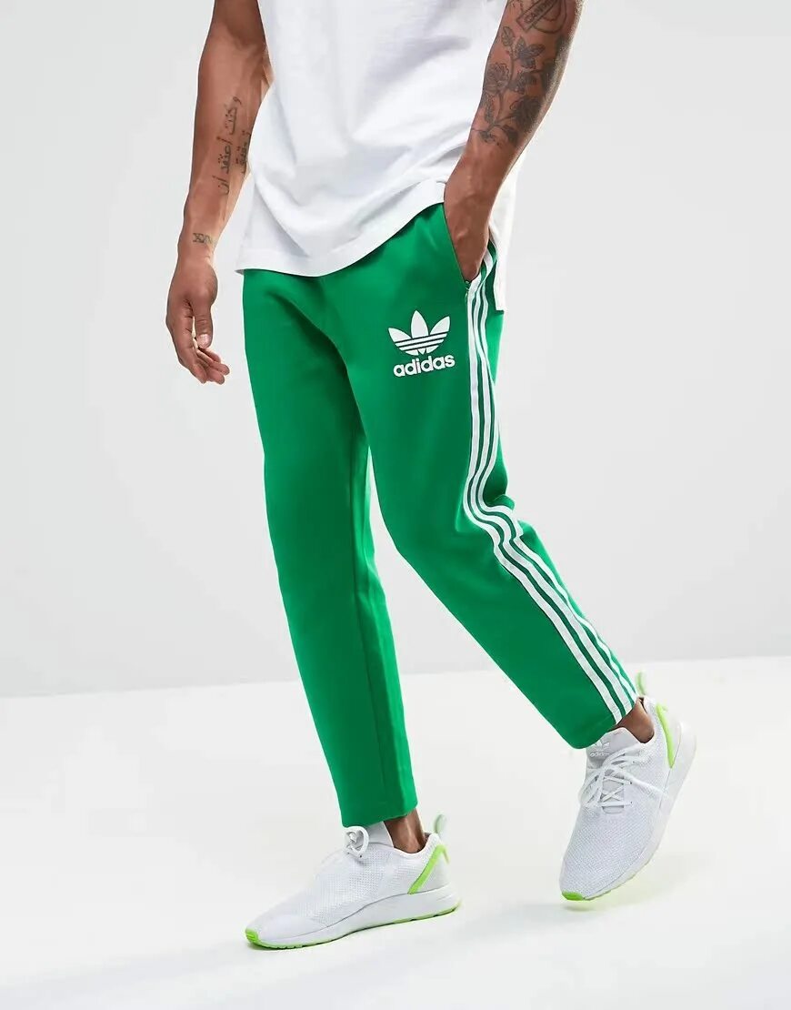 Адидас adicolor костюм Green. Адидас adicolor штаны зеленые. Джоггеры adidas Originals adicolor. Адидас ориджинал штаны зеленые. Купить зеленый адидас