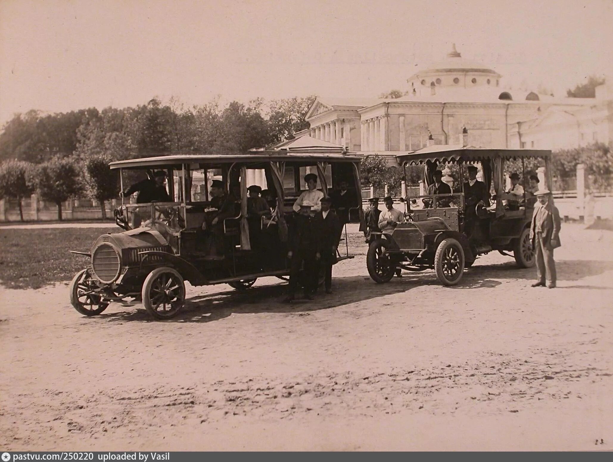 Первый Московский автобус 1907. Автобус Даймлер 1907 год. Автобус Nag 1907. Омнибус автомобиль 1907. 1907 год первый автобус