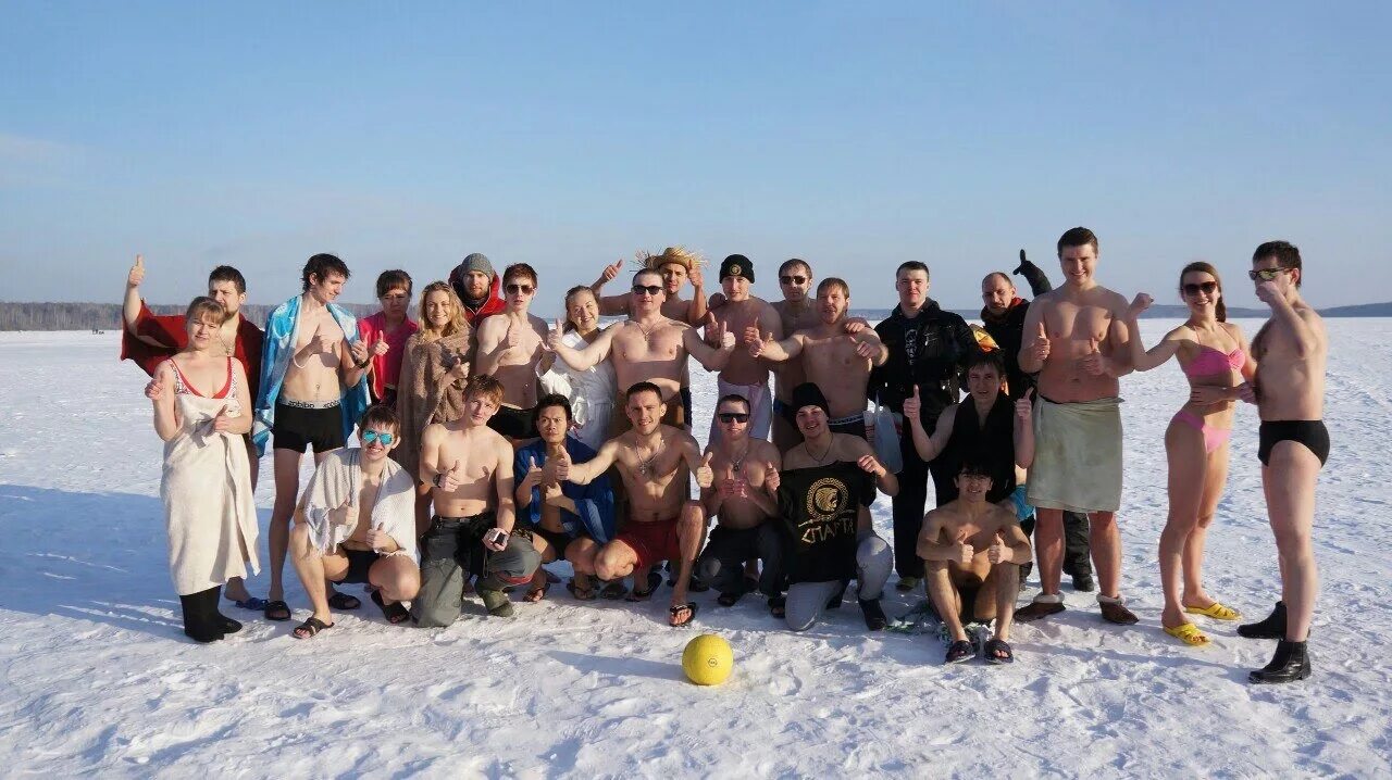 Заплыв на шарташе. Моржи екатеринбурга. Моржи екатеринбурга. Моржи екатеринбурга. Моржи екатеринбурга.