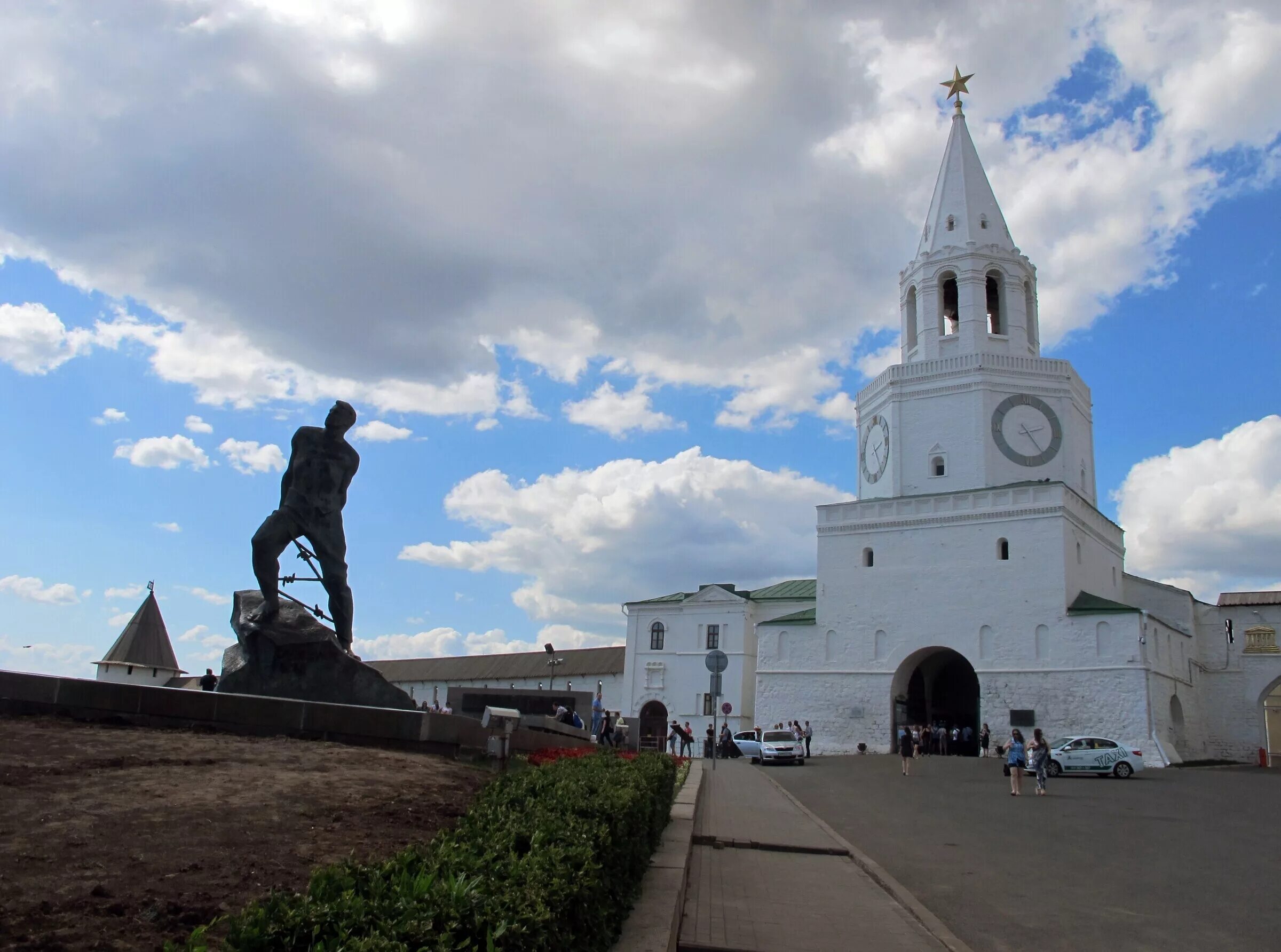 Казань 1000 рублей. Казанский Кремль 2000. Казань 2000 год. Казань 80 года Кремль. Тайницкая башня Казань.