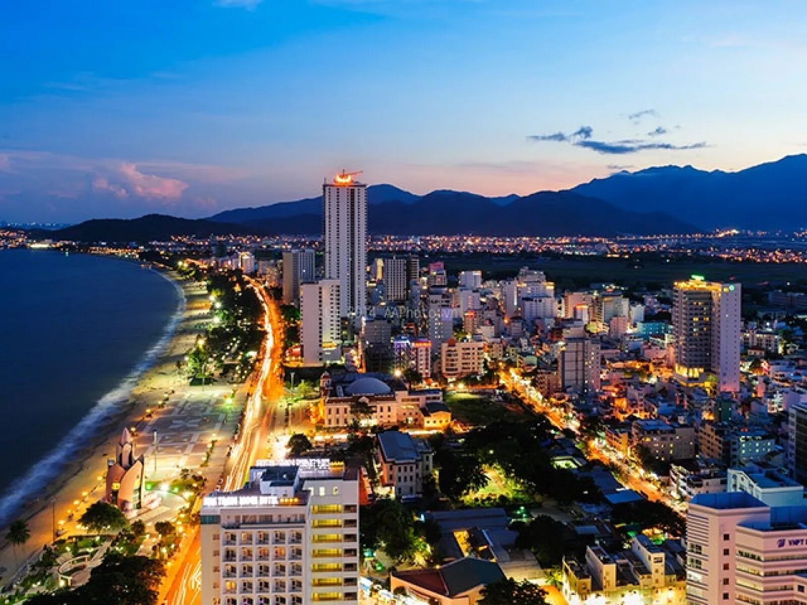 Нячанг. Вьетнам нячанг. nha trang вьетнам. нячанг город. вьетнам нячанг ночью.