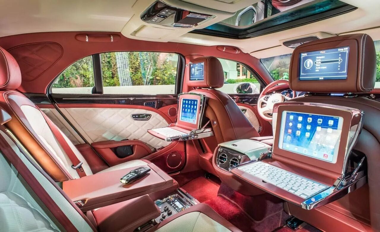 Самый роскошный автомобиль. Самый роскошный автомобиль. Мерседес виано вип салон. Самый роскошный автомобиль. Бентли мульсан 2015.