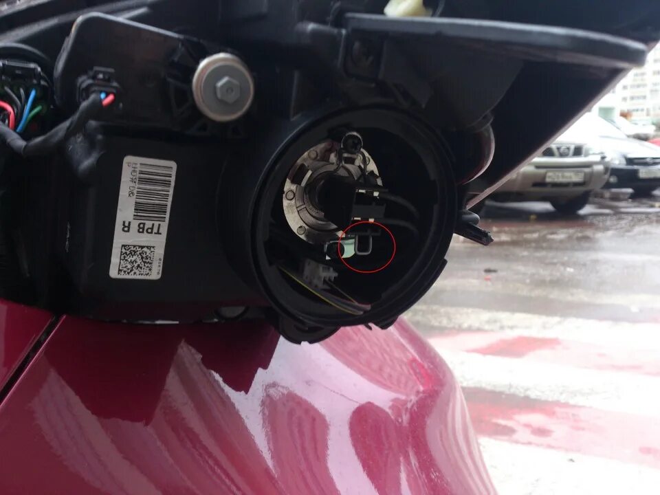 Птф kia picanto 2017. Лампа ближнего света kia picanto 2010. Вентиляционные отверстия фар в киа пиканто 2. Замена ламп пиканто. Лампочки птф для киа пио4.