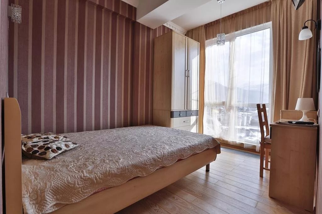 Романовские апартаменты красная поляна. Апартаменты 940 красная поляна. Жк катерина альпик красная поляна. Апартаменты на поляне. Красная поляна квартиры.