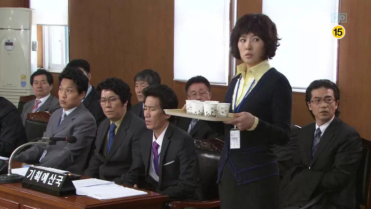 Администрация города череповца. Мэрия новосибирск подсветка. Флаг мэрии москвы. Мэрия саратова. Правительство москвы 2000.