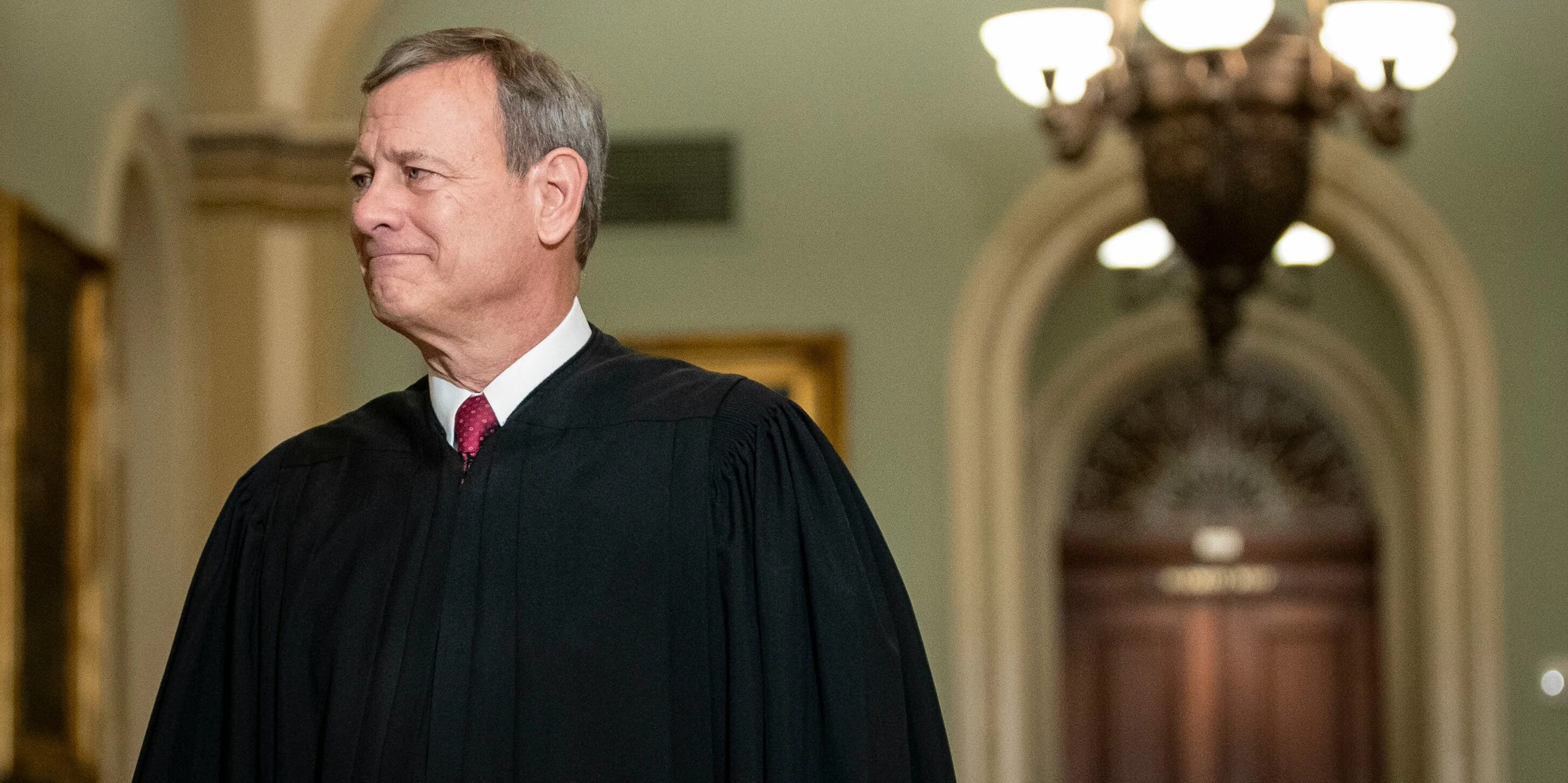 Chief justice. Джон робертс. Chief justice. John justice wheeler. John roberts junior.