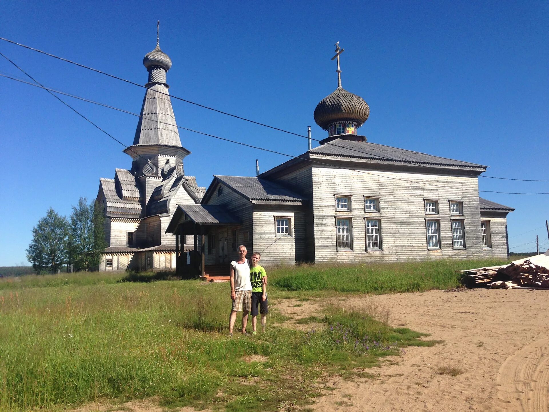 Погода кузомень. Варзуга Церковь Успения Пресвятой Богородицы. Варзуга Кузомень. Успенская Церковь в Варзуге. Кузомень Мурманская область Варзуга.