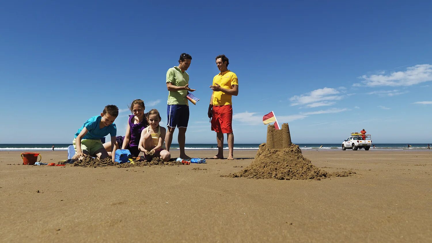 Your beach. Терри саммерс beach. at the beach or on the beach в чем разница. safety on the beach. a lot of people on beach.