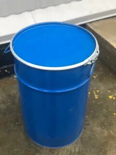 Бочка металлическая с крышкой