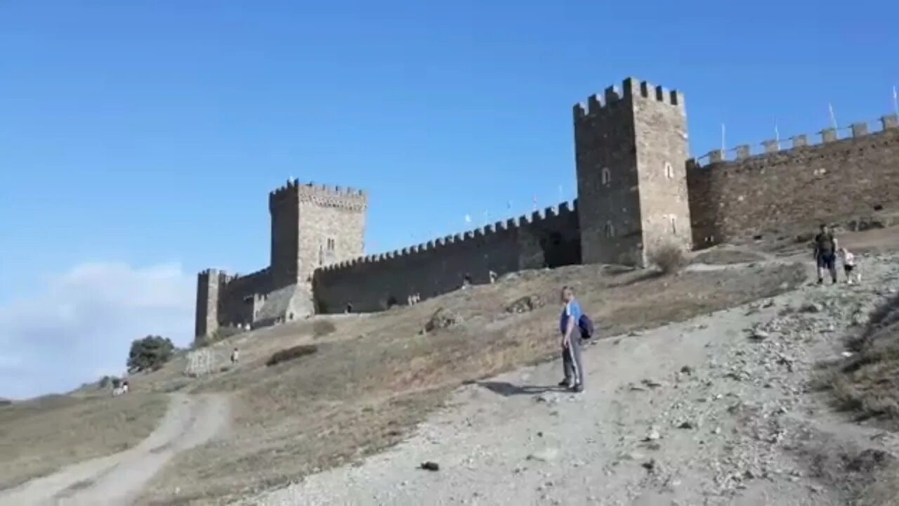 Судак экскурсия в крепость. Генуэзская крепость широкая балка. гора амзай новороссийск генуэзская крепость. судак крепость.
