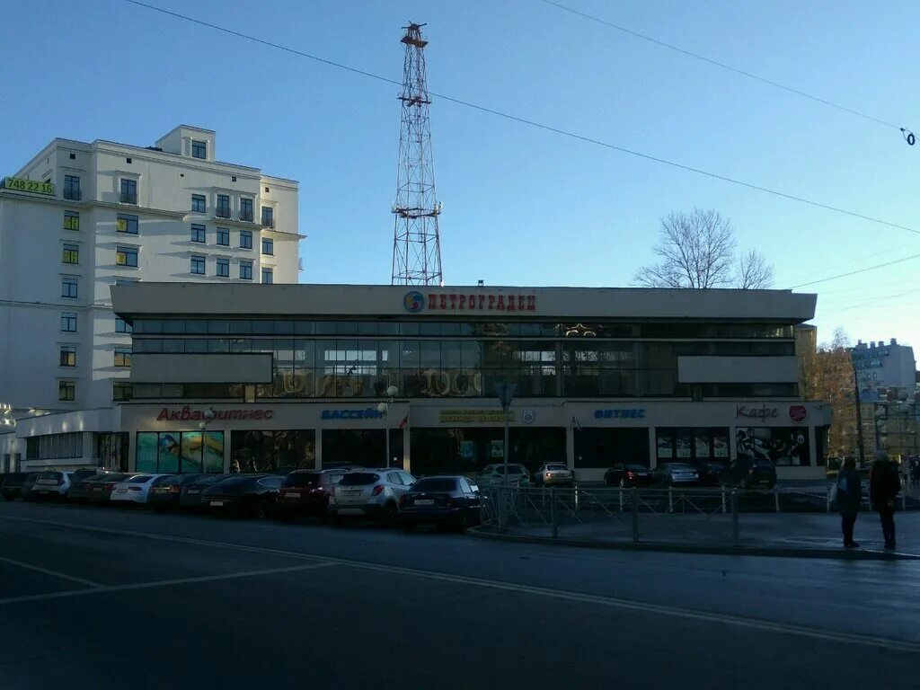 Льва толстого 8 санкт петербург. Петроградец, санкт-петербург, улица льва толстого, 8. петроградец спортивный комплекс. улица льва толстого 8 петроградец. спортивная спб улица.