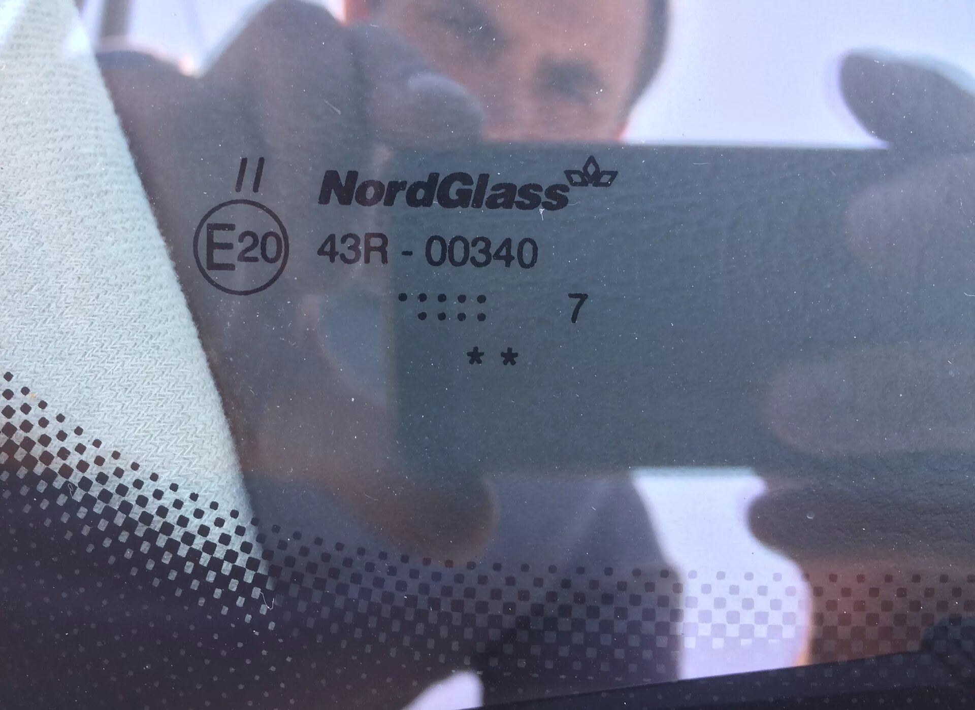 Лобовое agc производитель. Лобовое стекло NORDGLASS 43r00340. NORDGLASS лобовое e22. AGC NORDGLASS стекло лобовое. NORDGLASS лобовое стекло производитель.