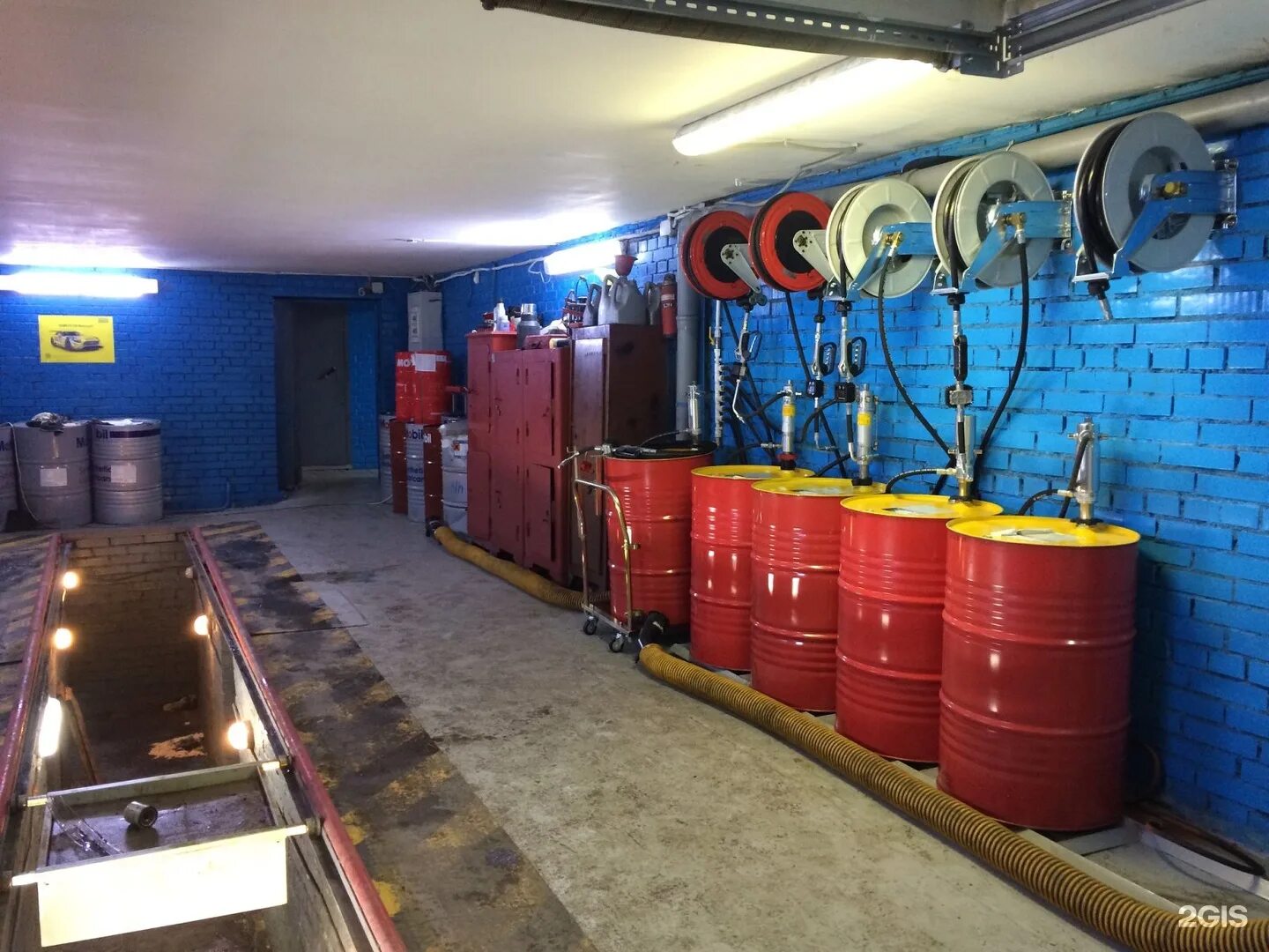 Экспресс замена масла. Экспресс замена масла в двигателе. Литрушка масла. Станция замены масла. Оборудование по замене масла.