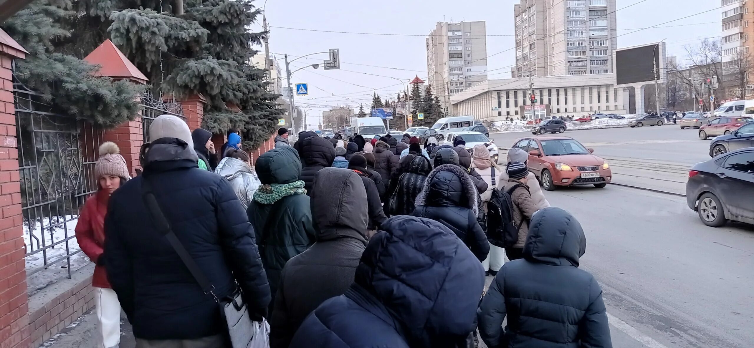 Ульяновск люди. Час пик. Жители Междуреченска жалуются на работу общественного транспорта. Жители Крымска жалуются на работу общественного транспорта. Тревога в ульяновске