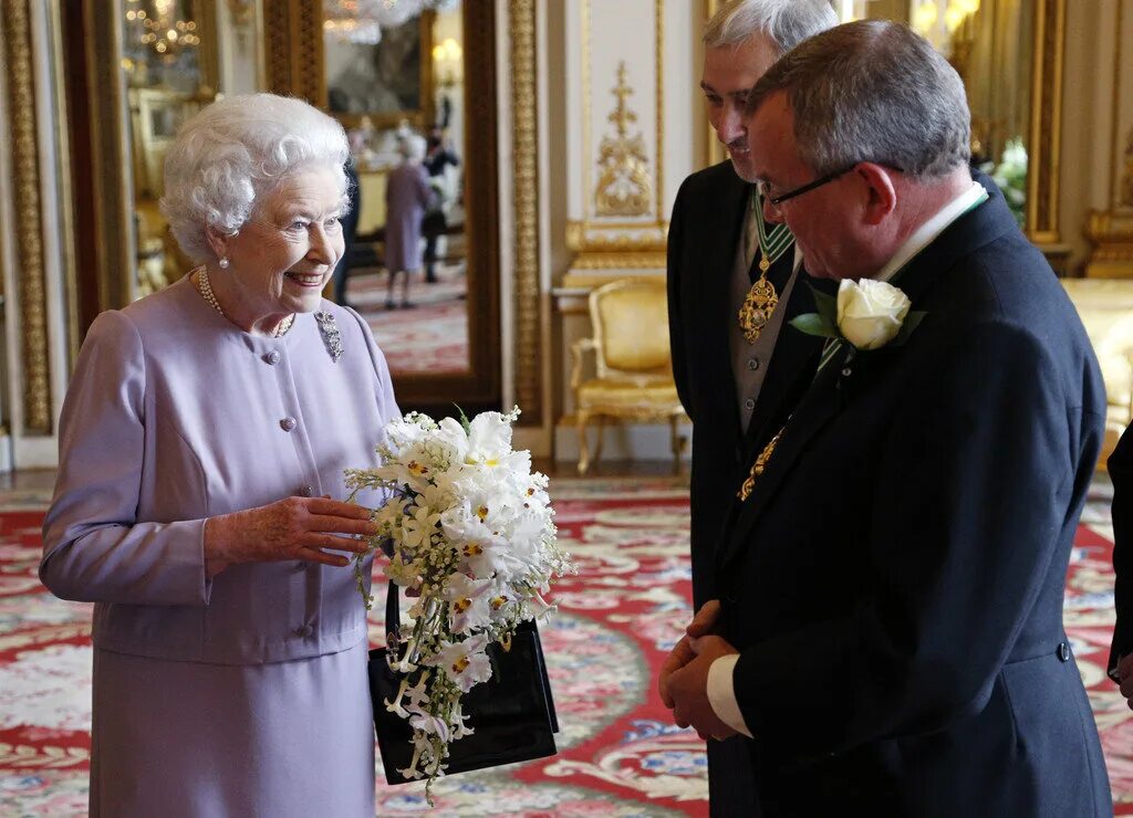 Помощь с организацией свадьбы elizabeth wedding ru. Коронация Елизаветы II. Коронационный букет Елизаветы 2.